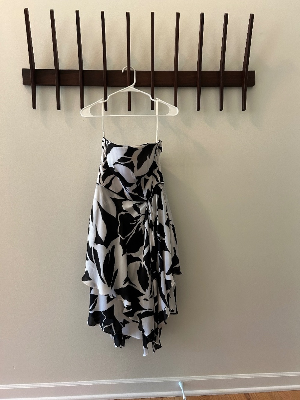 White House Black Market Strapless Resort Wedding Guest Dress Size 4